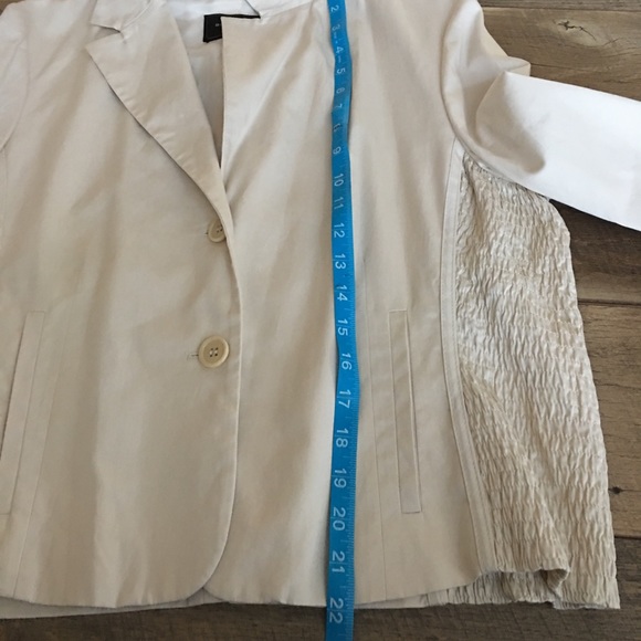 🌟FREE🌟BCBG ivory tan ruched blazer L Large - Picture 4 of 5